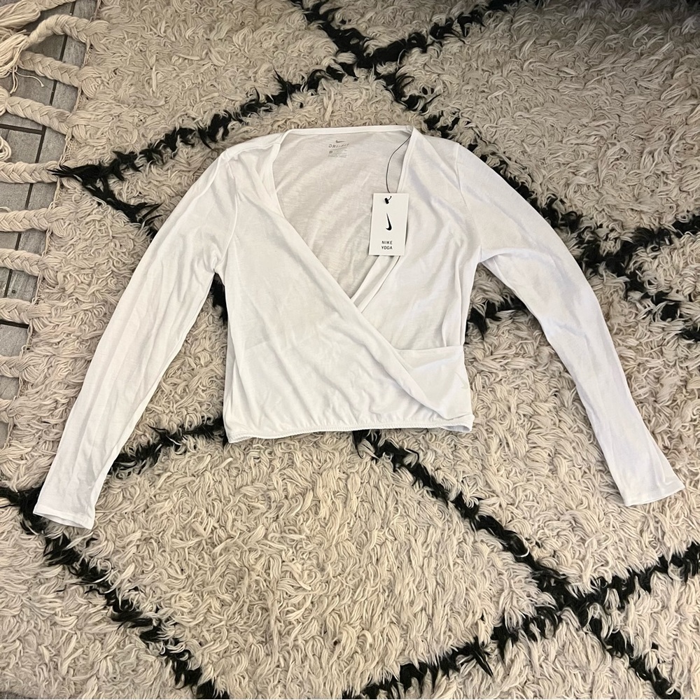 Nike Women’s DriFit One Luxe Twist cropped long-sleeve top in White